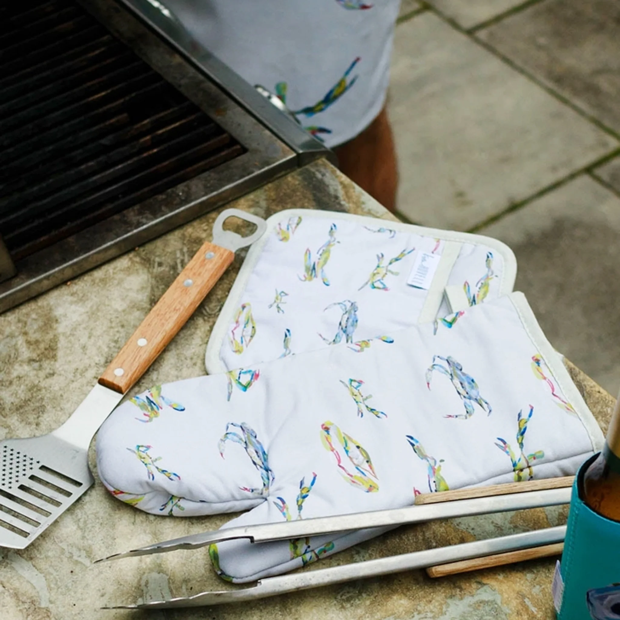 Bay Blues Multi Crab Pocket Potholder - Image 3