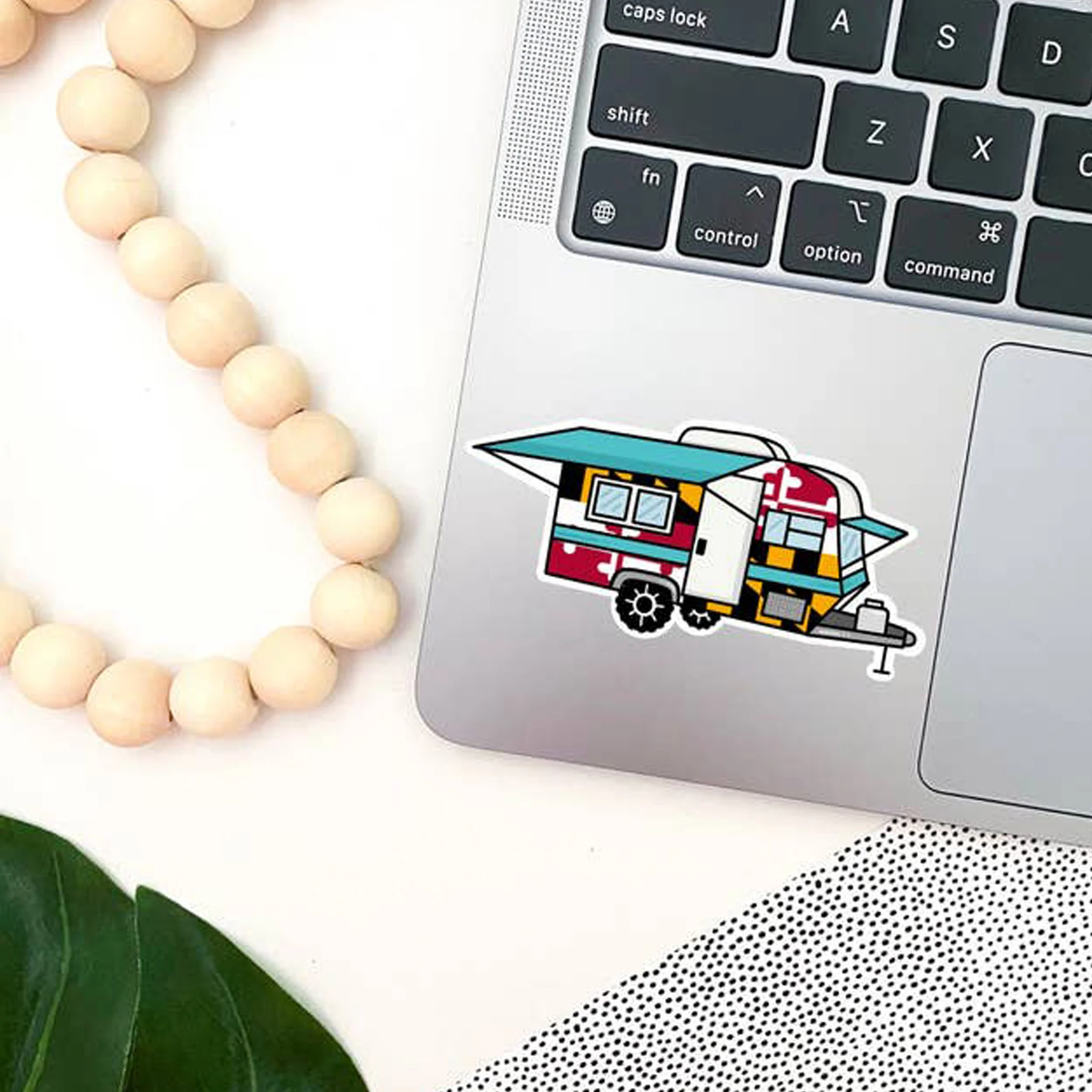 Maryland Flag Camper Vinyl Sticker - Image 2