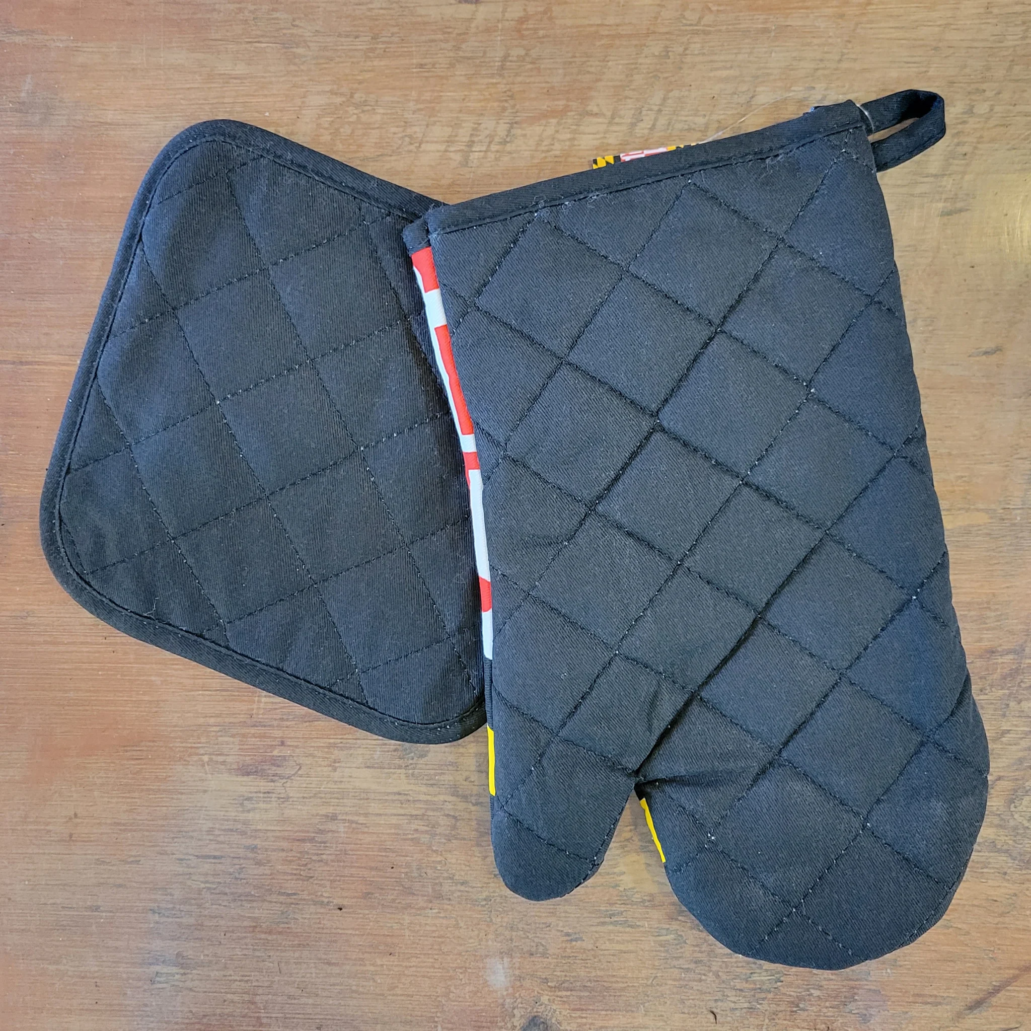 Maryland Flag Potholder Black Trim - Image 4
