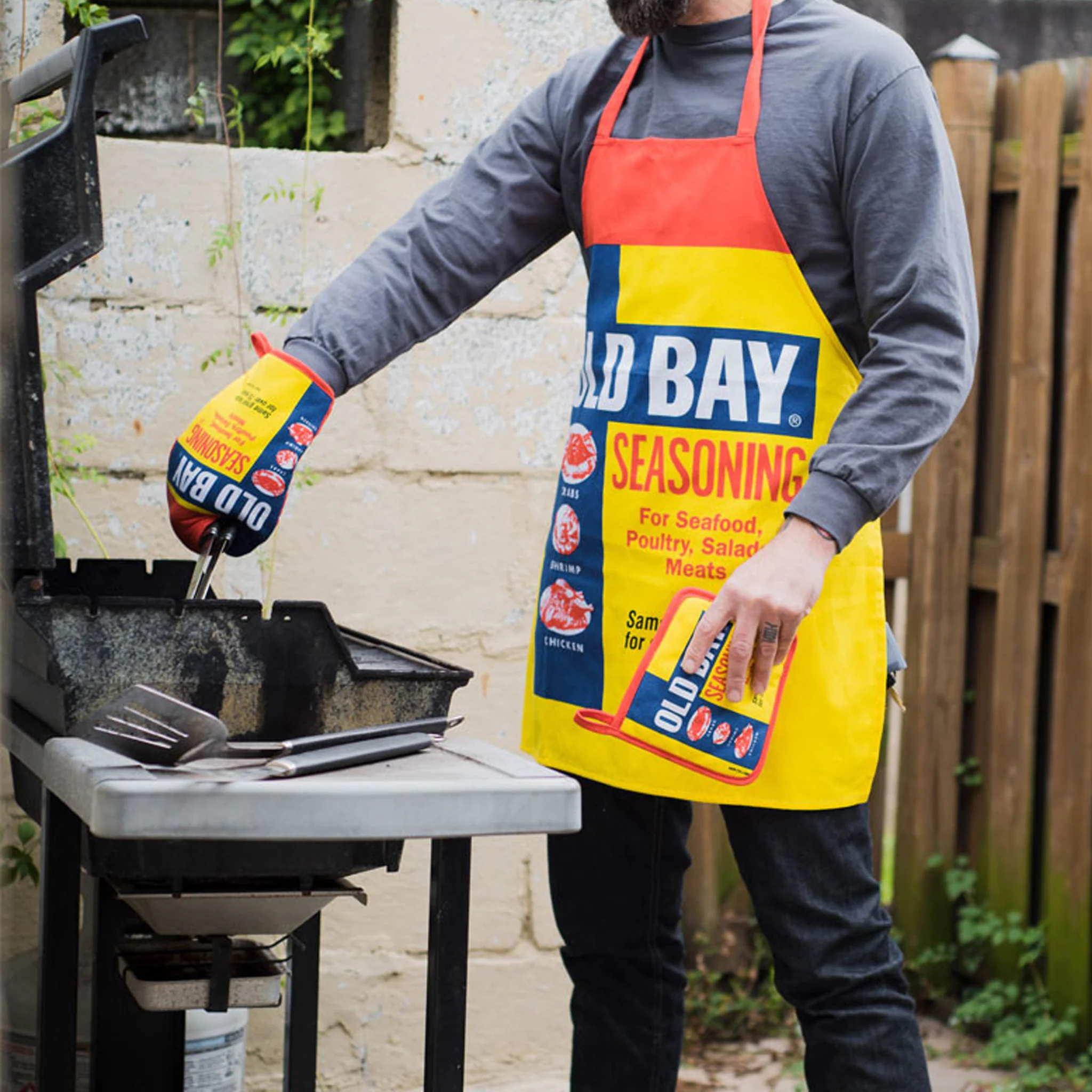 Old Bay Seasoning Can Potholder Red Trim - Image 2